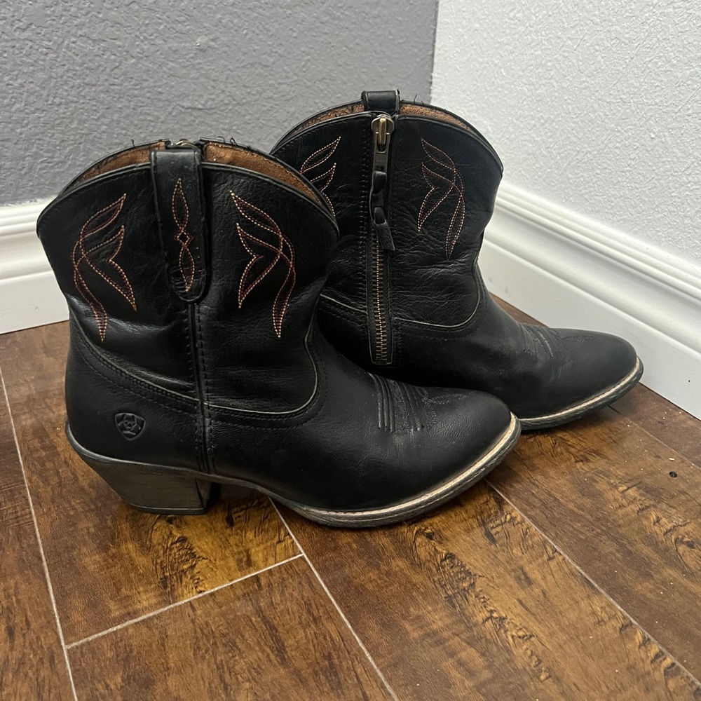 Ariat Darling Short cowboy Boots size 8 8B
